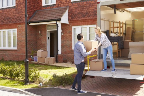 Secure short-term storage units in Gipsyhill for temporary belongings